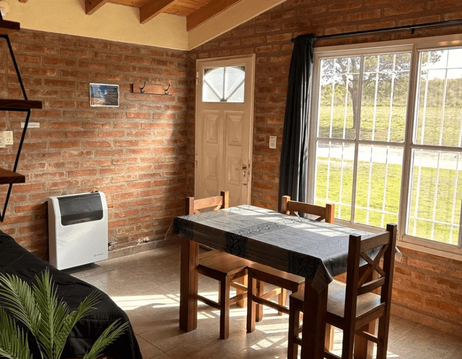 living comedor cabaña tres personas